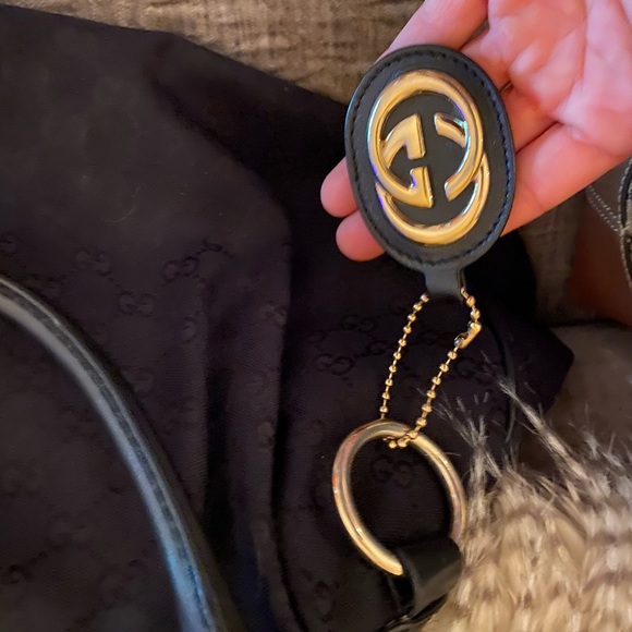 Two very nice Gucci bags. Yes these are authentic. - Picture 5 of 6